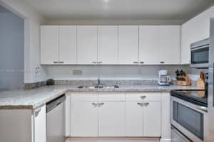 2301 Collins Ave APT 631, Miami Beach, FL 33139, Sold 08/08/23