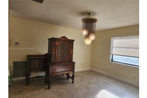 10525 NW 70th St, Tamarac, FL 33321, Sold 04/28/23