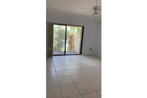 7115 NW 179th St APT 302, Hialeah, FL 33015, Sold 05/19/23