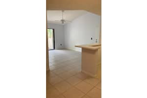 7115 NW 179th St APT 302, Hialeah, FL 33015, Sold 05/19/23