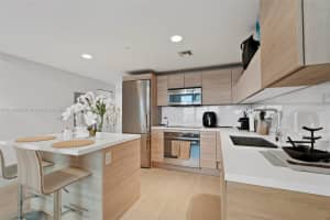 16385 Biscayne Blvd, North Miami Beach, FL 33160, Sold 06/05/23