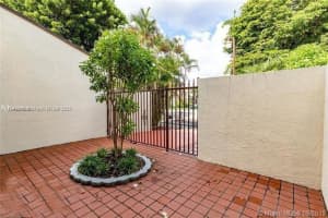 9155 Fontainebleau Blvd, Miami, FL 33172, Sold 04/27/23