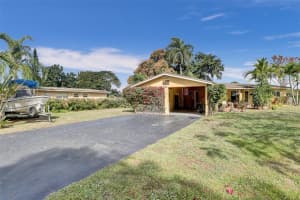 621 W Country Club Cir, Plantation, FL 33317, Sold 04/12/23