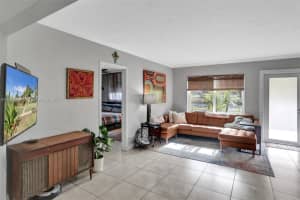 621 W Country Club Cir, Plantation, FL 33317, Sold 04/12/23