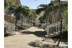 6962 NW 179th St Apt 203-6, Hialeah, FL 33015, Sold 08/31/23