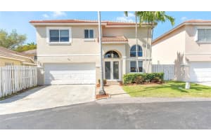 280 SW 100th Ave, Pembroke Pines, FL 33025, Sold 04/17/23