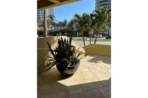 5880 Collins Ave PH 1, Miami Beach, FL 33140, Sold 11/30/23