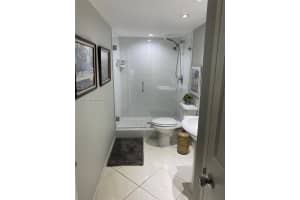 5401 Collins Ave APT 1123, Miami Beach, FL 33140, Sold 08/01/23