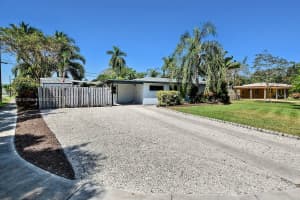 781 W Country Club Cir, Plantation, FL 33317, Sold 04/20/23