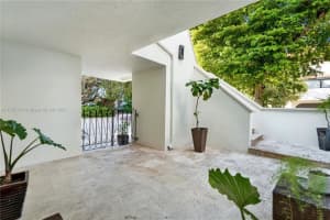 2000 S Bayshore Dr APT 8, Coconut Grove, FL 33133, Sold 05/31/23