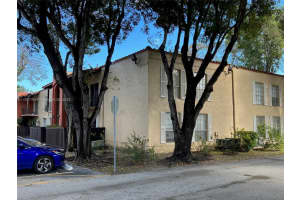 10780 N Kendall Dr APT E5, Miami, FL 33176, Sold 04/12/23