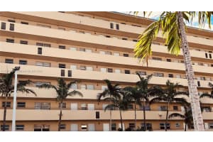 1750 NE 191st St Apt 610-2, Miami, FL 33179, Sold 05/05/23