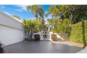 575 N Shore Dr, Miami Beach, FL 33141, Sold 10/13/23