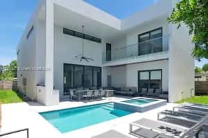 903 SW 9th Ave, Fort Lauderdale, FL 33315, Sold 04/26/23