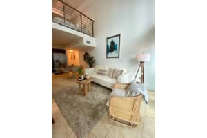 41 SE 5th St, Miami, FL 33131, Sold 04/14/23