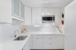 800 West Ave, Miami Beach, FL 33139, Sold 04/20/23