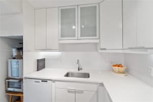 800 West Ave, Miami Beach, FL 33139, Sold 04/20/23