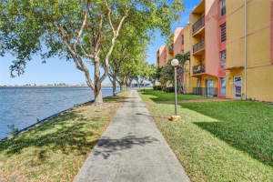 4805 NW 7th St Apt 402-15, Miami, FL 33126, Sold 04/13/23