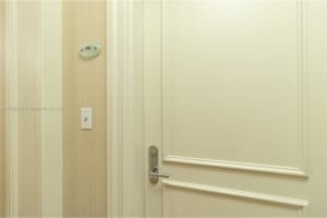 20000 E Country Club Dr APT 403, Aventura, FL 33180, Sold 11/02/23