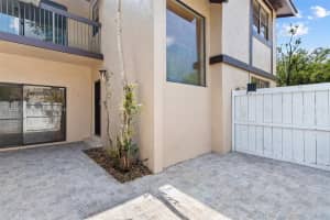 1841 Bayberry Dr, Pembroke Pines, FL 33024, Sold 04/28/23