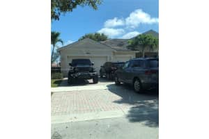 4826 Sunkist Way, Cooper City, FL 33330, Sold 05/05/23