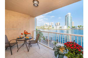 121 Golden Isles Dr APT 105, Hallandale Beach, FL 33009, Sold 07/27/23