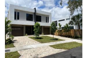 811 SW 10th Terrace, Fort Lauderdale, FL 33315, Sold 05/15/23
