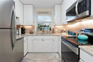 24 Vis Gdns Trl APT 201, Vero Beach, FL 32962, Sold 05/05/23