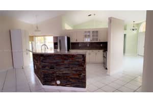 9341 SW 8th St, Pembroke Pines, FL 33025, Sold 04/03/23