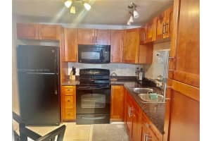 401 NE 14th Ave, Hallandale Beach, FL 33009, Sold 05/02/23