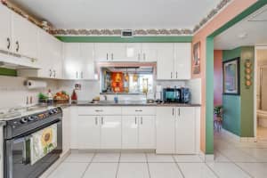 1001 Colony Point Cir APT 403, Pembroke Pines, FL 33026, Sold 09/12/23
