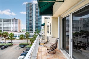 2642 Collins Ave APT 504, Miami Beach, FL 33140, Sold 04/17/23