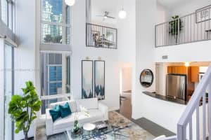 300 S Biscayne Blvd l 1002, Miami, FL 33131, Sold 04/12/23