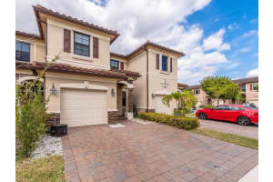 3307 W 90th St, Hialeah, FL 33018, Sold 04/28/23