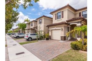 3307 W 90th St, Hialeah, FL 33018, Sold 04/28/23