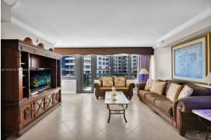 5225 Collins Ave APT 409, Miami Beach, FL 33140, Sold 05/23/23