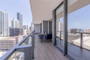 68 SE 6th St Apt 1403, Miami, FL 33131, Sold 10/19/23