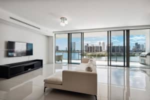 3300 NE 188th St APT 918, Aventura, FL 33180, Sold 04/26/24