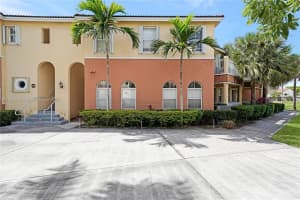 10132 NW 7th St, Miami, FL 33172, Sold 05/12/23