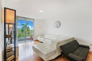 7832 Collins Ave APT 402, Miami Beach, FL 33141, Sold 04/13/23
