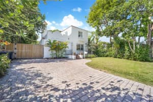 420 W 30th St, Miami Beach, FL 33140, Sold 06/01/23