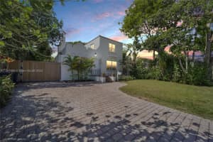 420 W 30th St, Miami Beach, FL 33140, Sold 06/01/23