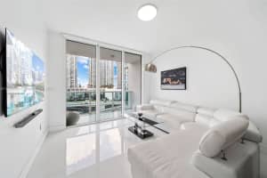 31 SE 5th St, Miami, FL 33131, Sold 05/05/23