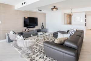 6423 Collins Ave Apt 1610, Miami Beach, FL 33141, Sold 01/22/24
