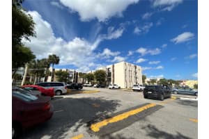 9401 SW 4th St APT 111, Miami, FL 33174, Sold 10/19/23