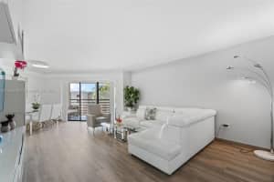 6555 W Broward Blvd APT 400, Plantation, FL 33317, Sold 06/09/23