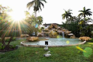 9352 SW 77th Ave APT H8, Miami, FL 33156, Sold 07/14/23