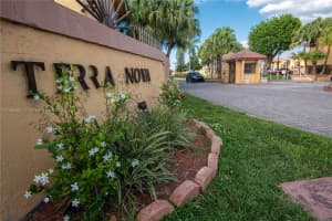 10841 NW 7th St, Miami, FL 33172, Sold 04/25/23