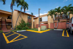 10841 NW 7th St, Miami, FL 33172, Sold 04/25/23