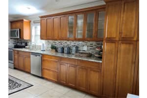 7538 SW 28th St, Davie, FL 33314, Sold 05/09/23